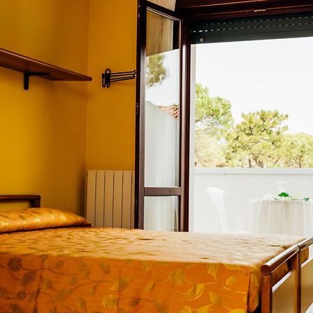 Hotel Rosa Dei Venti Линяно Сабиадоро Стая снимка