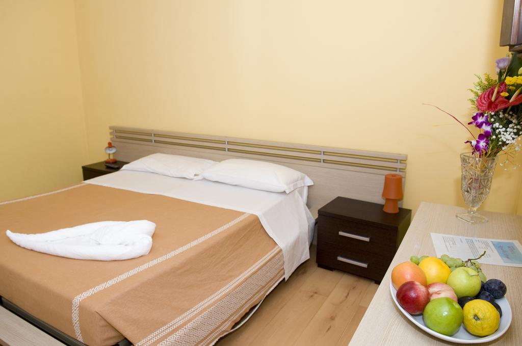 Hotel Rosa Dei Venti Линяно Сабиадоро Стая снимка