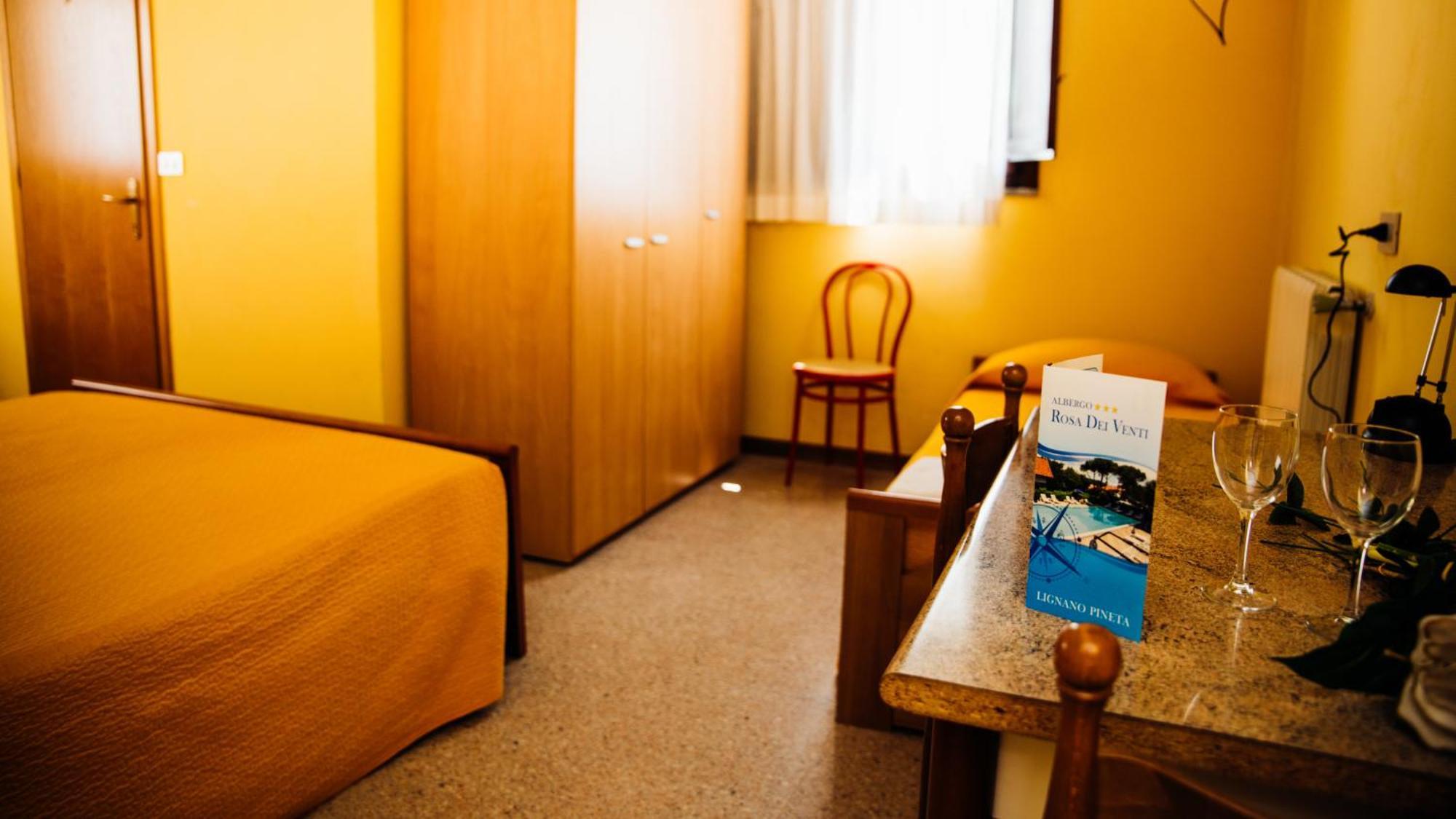 Hotel Rosa Dei Venti Линяно Сабиадоро Стая снимка